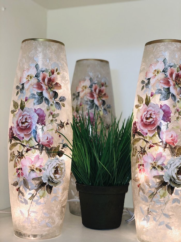 Decorative Lit Vase - Roses