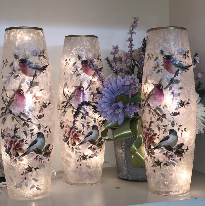 Decorative Vit Vase - Spring birds
