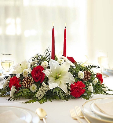 Traditional Christmas Centerpiece